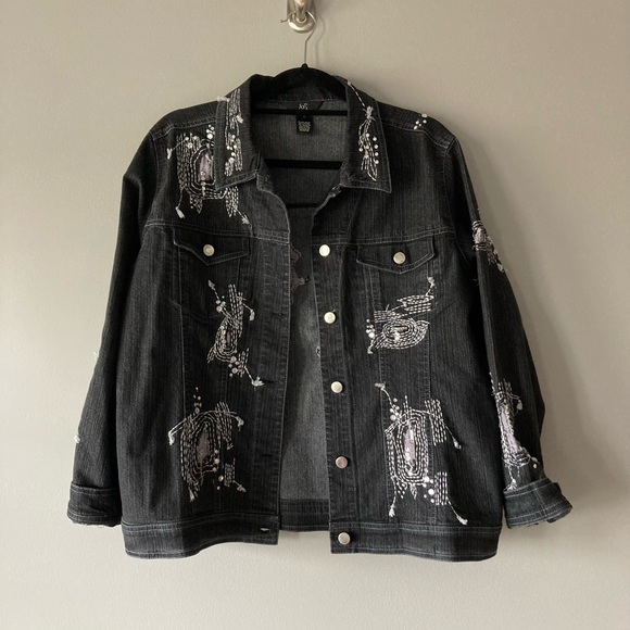 ios Black Denim Embellished Jacket M Sequins Embroidery.
Like new condition - Picture 5 of 6